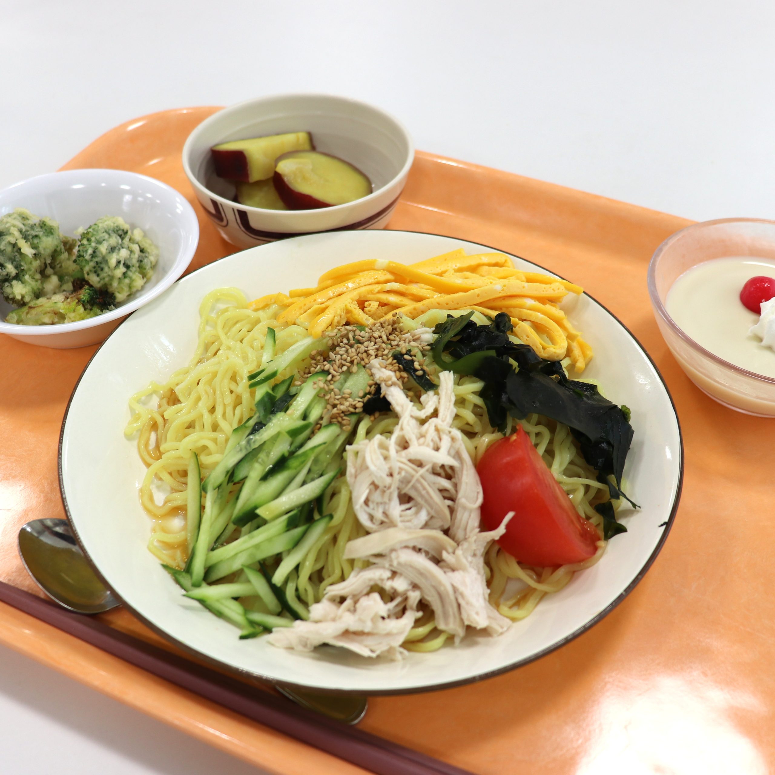 100食の調理に挑戦！