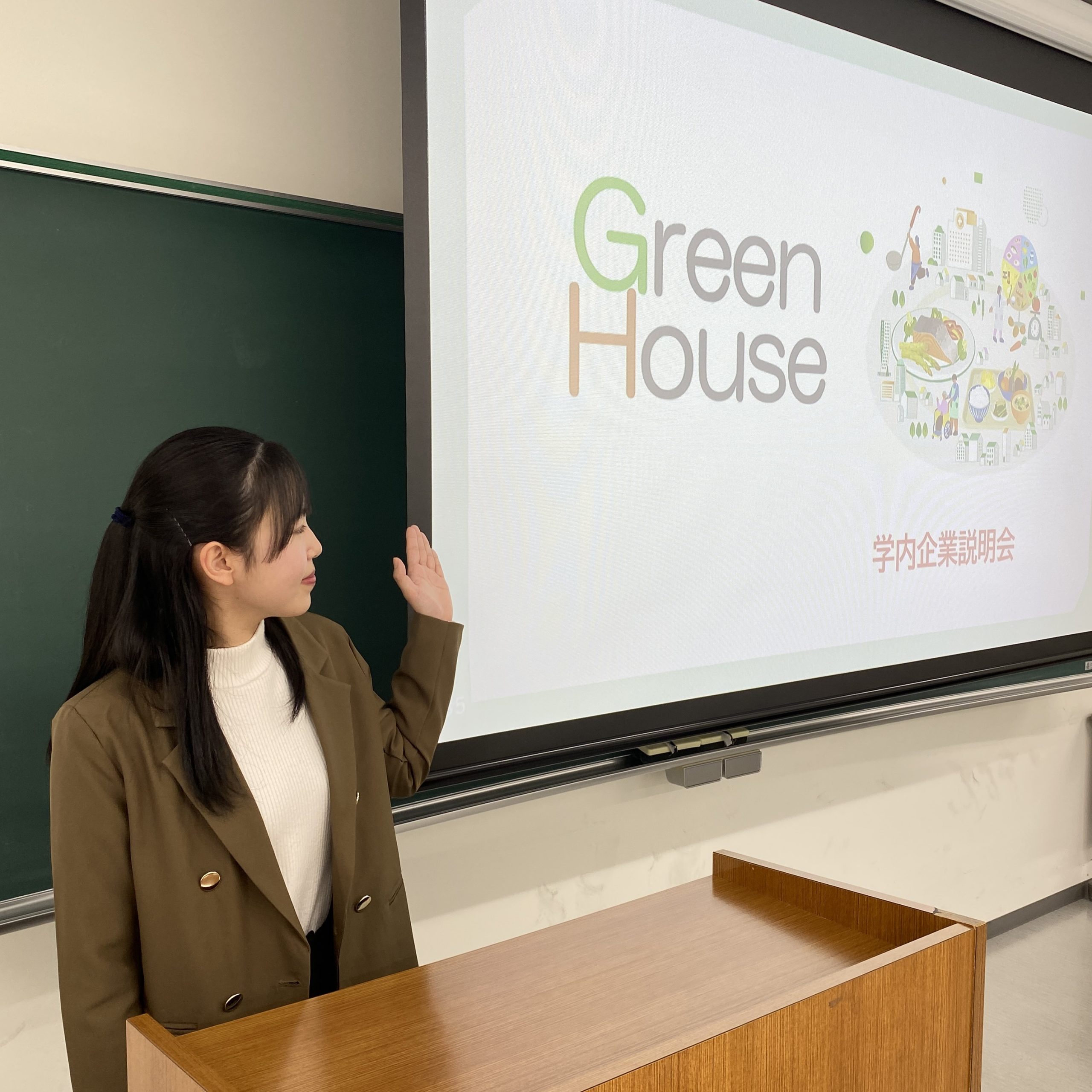 卒業生による企業説明会を開催しました